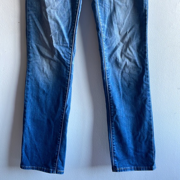 Mid Rise Straight Leg Levi’s Size 26 Demi Curve - Picture 3 of 9